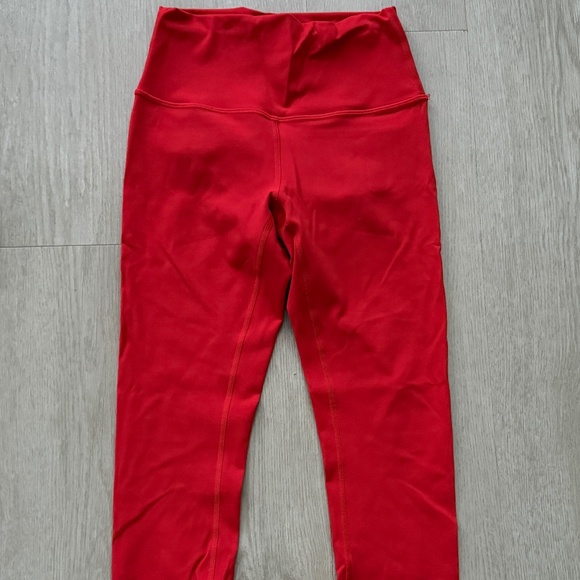 Lululemon Wunder Train High-Rise Tight 25" in Hot Heat Red size 6 - Picture 3 of 5